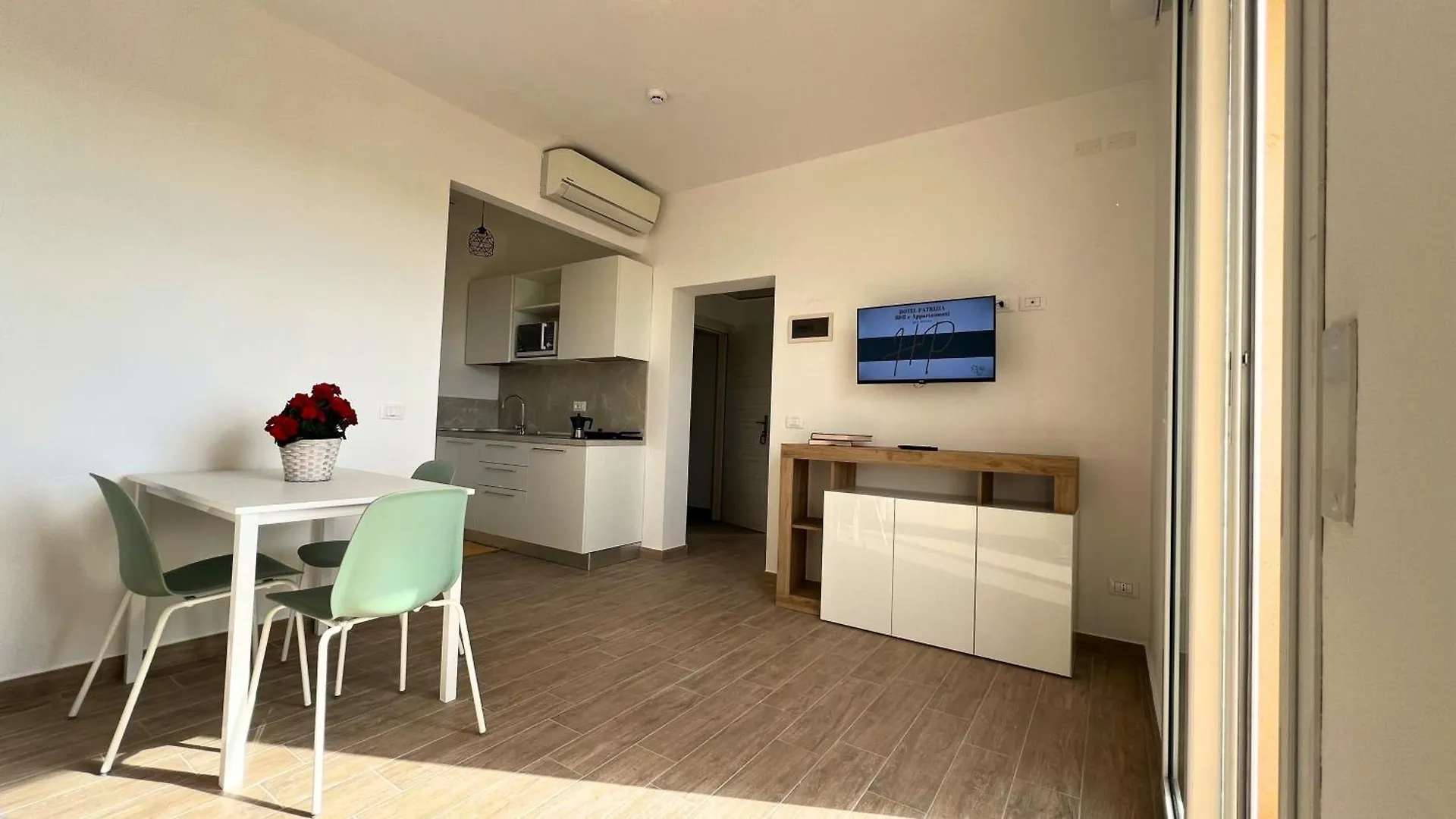 Hotel Patrizia - B&B E Appartamenti Bellaria-Igea Marina